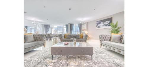 Luxurious 4-Bedroom Duplex VILLA Apartment near JBR, Дубай (фото 5)