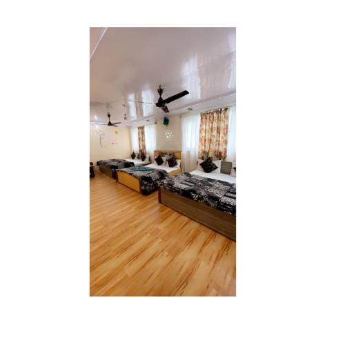 Hotel Young Mamta in Srinagar