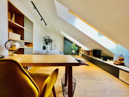 设施服务, BL - The Penthouse, 24hr Self Check-in, 2 Bedrooms, Fireplace, AC, Panoramic View from main Balcony, in 班斯卡比斯特里采