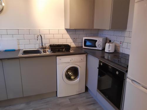 Carvetii - Iona House, 2nd floor apartment sleeps up to 6 in Kirkcaldy Central