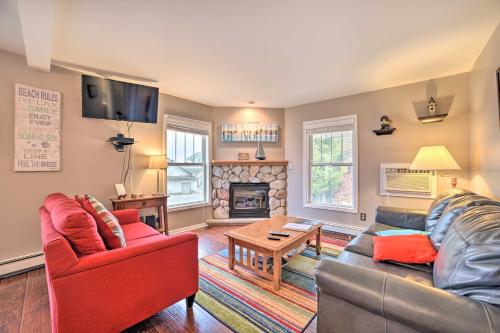 Portage Lake Condo with Deck and Pool Access! in Onekama, USA