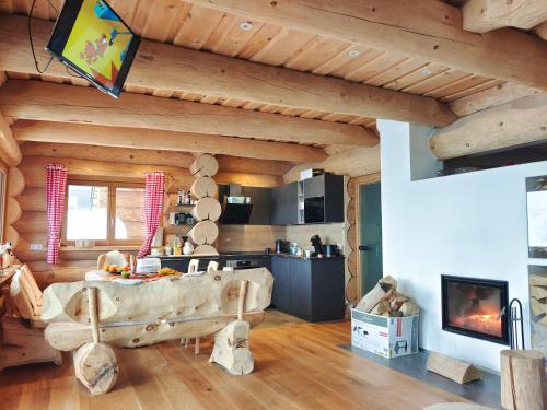 Közös társalgó / TV, Falkenblick in Hochrindl