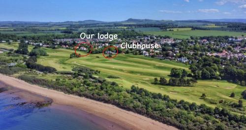 Facilities, STUNNING LODGE MINUTES FROM THE SEA AND GOLF COURSE in Longniddry