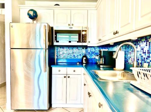 Sapphire Beachfront Renovated Villa 1200 SF! - Free Wi-Fi in Red Hook