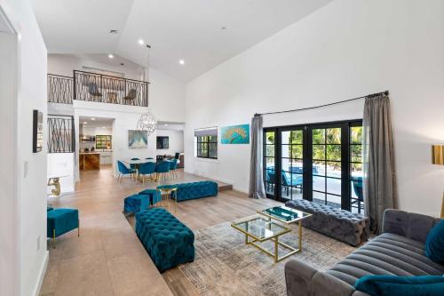 Peaceful Miami Getaway Private Yard and Oasis! - image 7