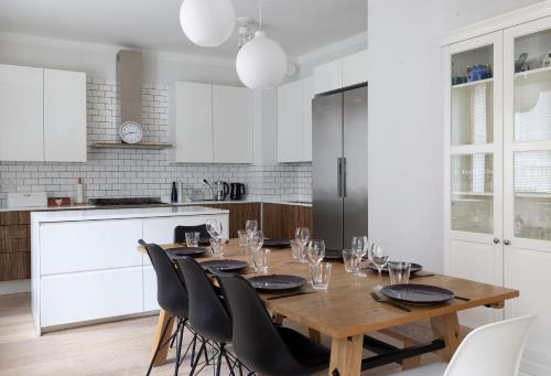 Facilities, 2ndhomes Luxurious 144 m2 Stylish 3 Bedroom Center Apartment near The Sibelius Monument