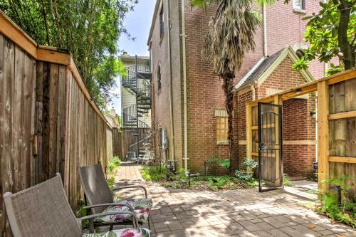 Charming Houston Townhome in Montrose Neighborhood - image 3