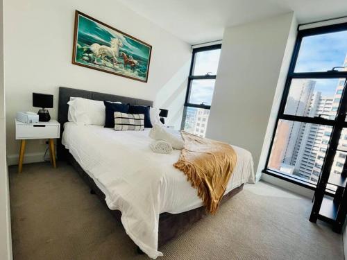 Cozy unit close to Parliament w/Amazing City Views