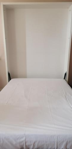 Grand studio Canal St Martin Paris