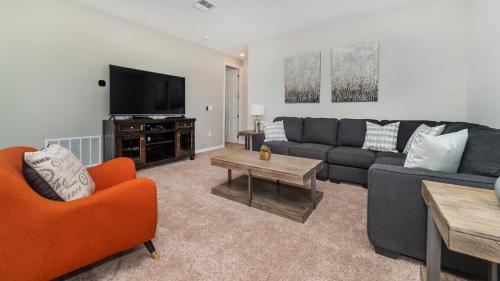 # 9005 Sunshine Ridge Loop - image 10