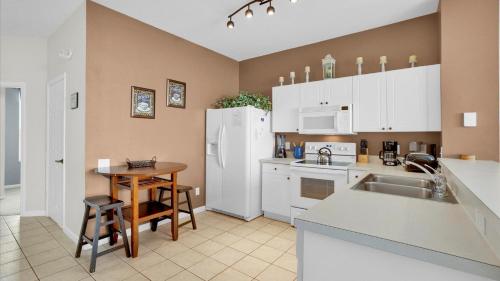 Silver Palm 2326 - image 5