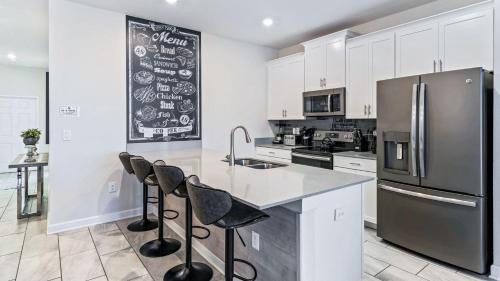 1563 sandbagger drive - image 3