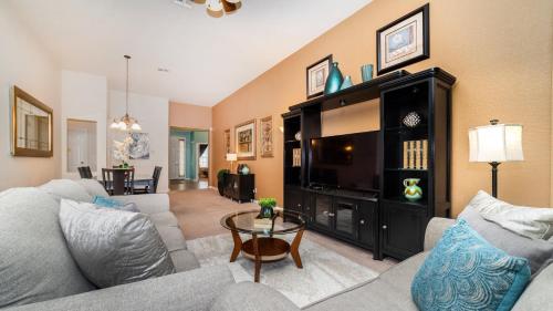 7814 Beechfield Steet - image 2