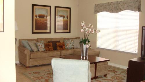 Coco Palm Road 8972 - image 2