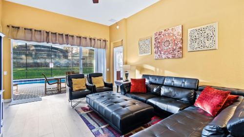 2638 Dinville Street - image 2