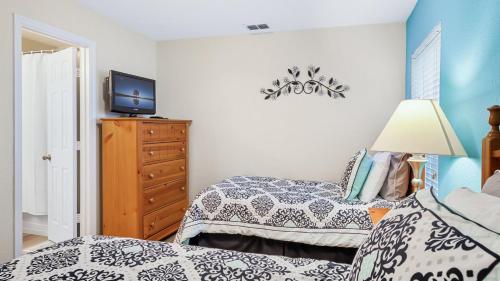 2638 Dinville Street - image 11