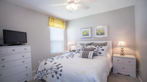 7713 Comrow Street - image 13