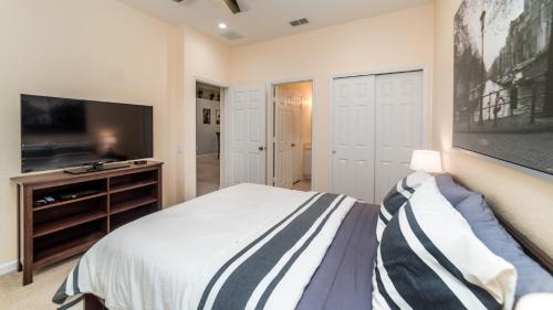 7705 Comrow Street - image 10