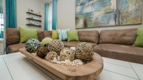 9030 Rhodes Street - main image