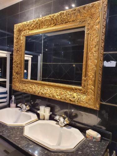 ห้องน้ำ, Villa Baroque in เมอลัง