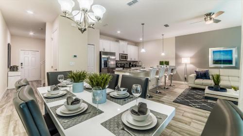 Pequod Place 3141 - main image