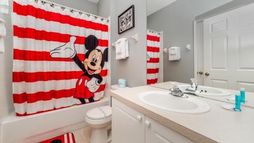 8208 Fan Palm Way - image 12