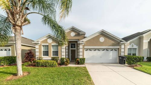 8104 - Fan Palm Way - image 6