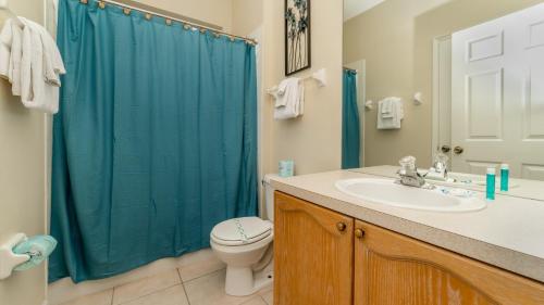 8104 - Fan Palm Way - image 14