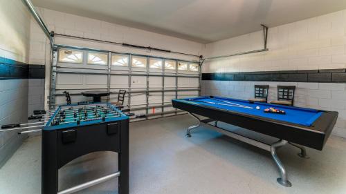 8147 Fan Palm Way - image 6