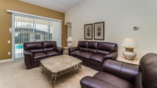 8147 fan palm way - image 3