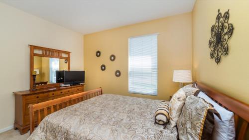 8038 King Palm Circle - image 10