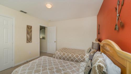 8038 King Palm Circle - image 12