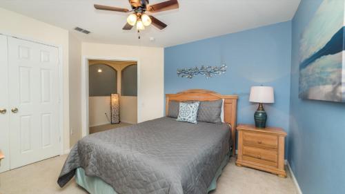 8038 King Palm Circle - image 13