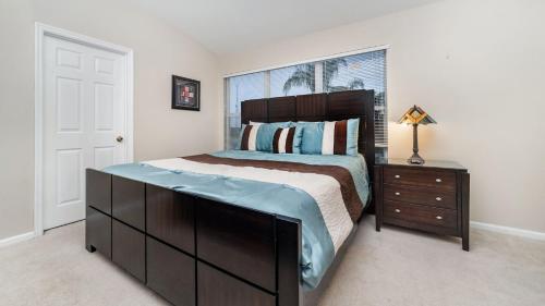 King Palm Circle 8008 - main image