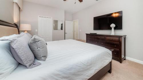 1492 Moon Valley Drive - image 10