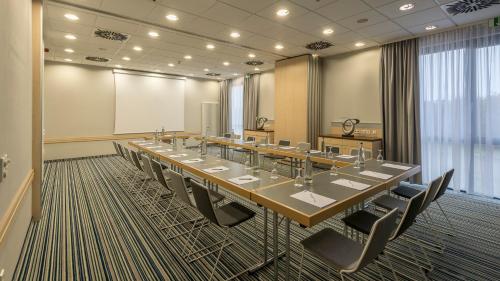 Holiday Inn Express München Messe an IHG Hotel - image 2