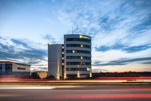 Holiday Inn Express München Messe an IHG Hotel - image 5