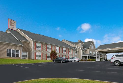 Red Roof Inn & Suites Knoxville East in Knoxville, USA