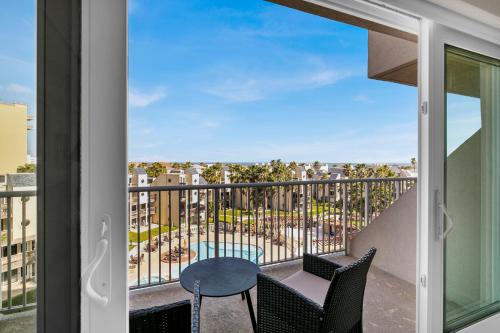 Oceanview jewel for large families! Beachfront resort shared pools & jacuzzi - main image