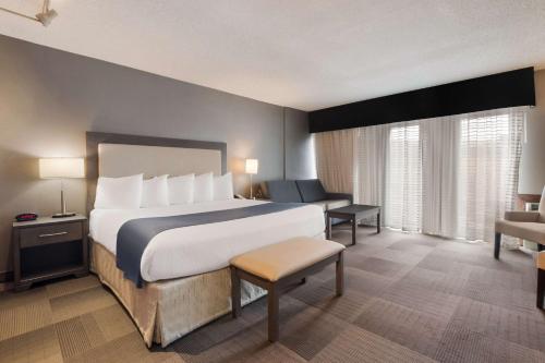 King Room with Sofa Bed and Kitchenette - Non-Smoking