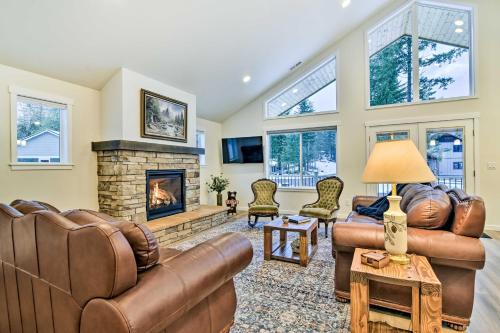 . Family-Friendly Packwood Retreat w/ Deck!