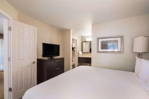 Sonesta ES Suites Dulles Airport