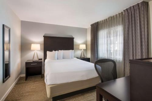 Sonesta ES Suites Dulles Airport