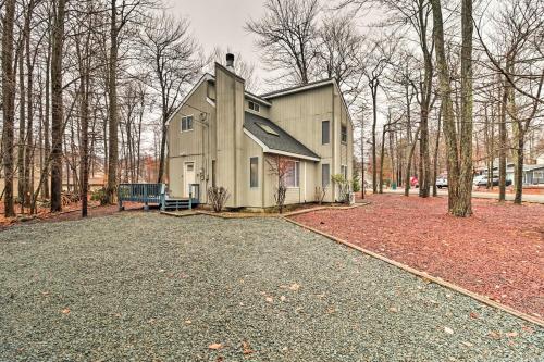 Family-Friendly Tobyhanna Home with Game Room!