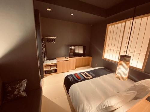 Standard Double Room image 8