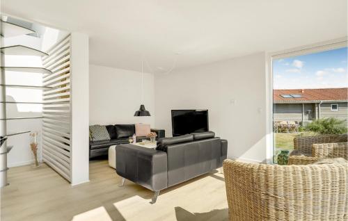 cuina, 2 Bedroom Awesome Home In Juelsminde in Juelsminde