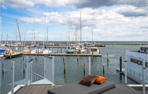 2 Bedroom Lovely Ship In Grenaa