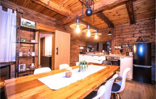 Cozy Home In Jamnica Pisarovinska With Kitchen