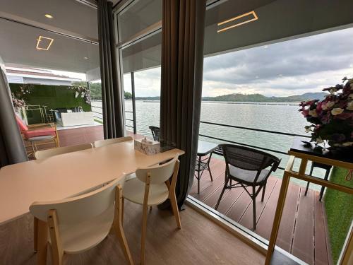 Raya Buri Resort in Si Sawat