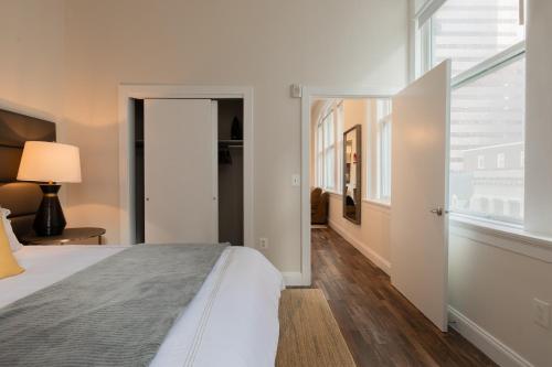 Inner Harbors Best Furnished Luxury Apartments apts in Baltimore, USA
